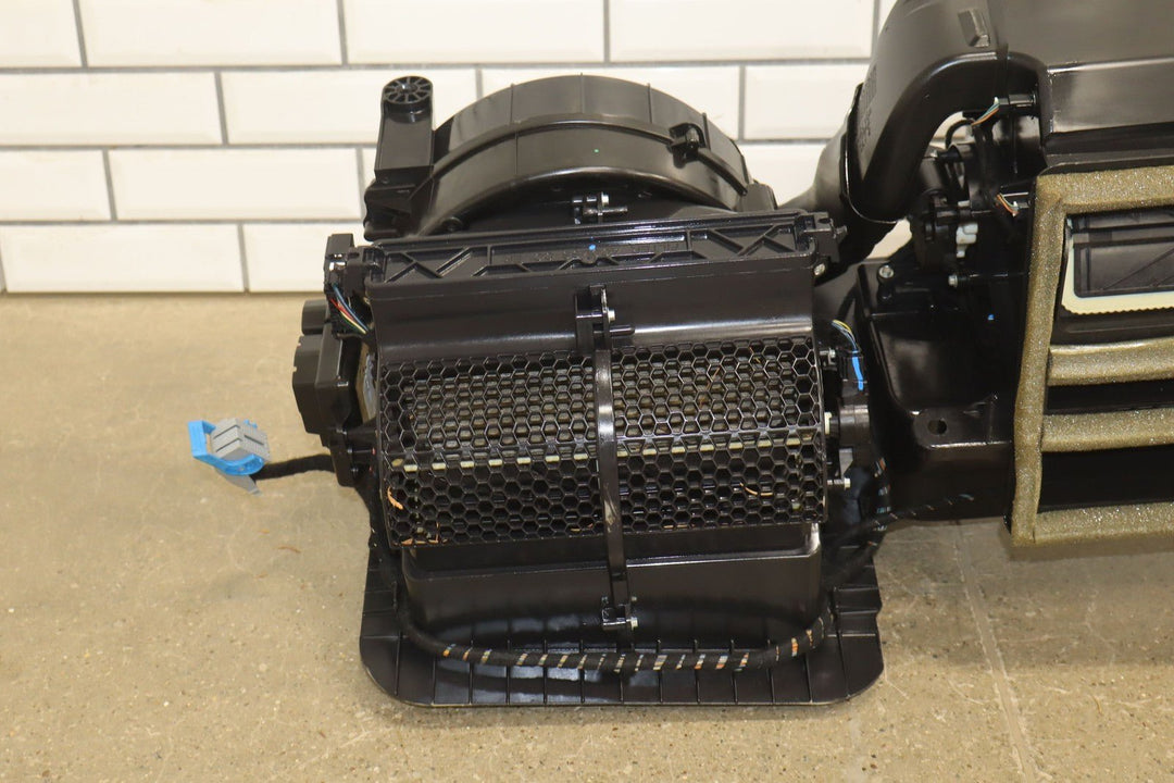 2018 Chrysler Pacifica Hybrid OEM Heater Housing Heater Box Assembly