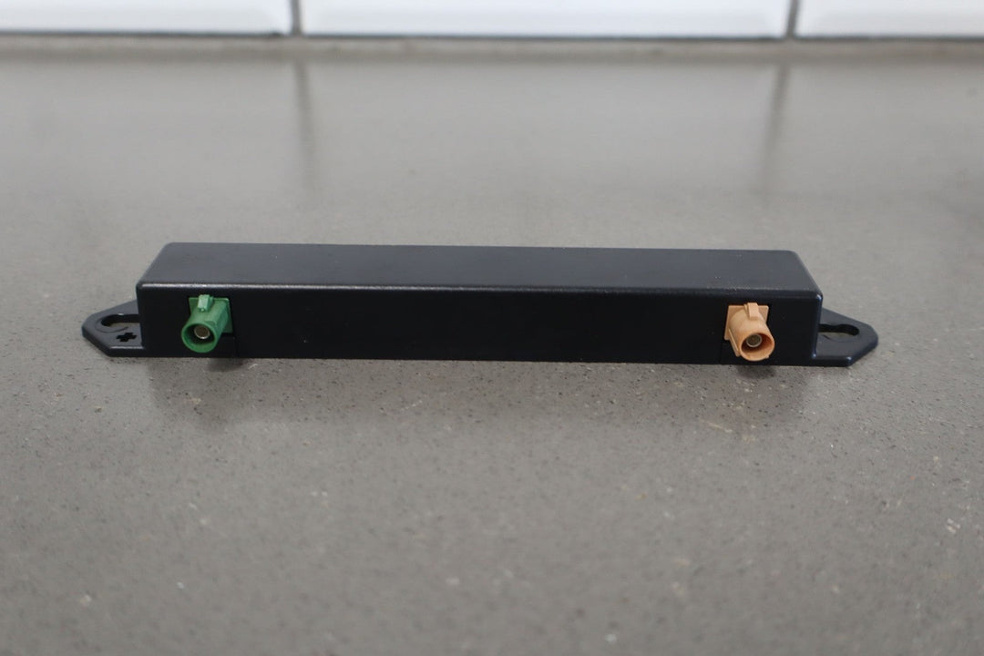 2018 Chrysler Pacifica Wifi Antenna Control Module 68306857AA