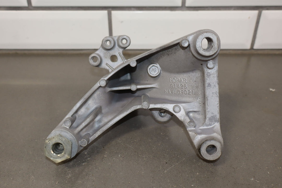 2018 Fiat 124 Spider Pair Left / Right Engine Mount Brackets OEM