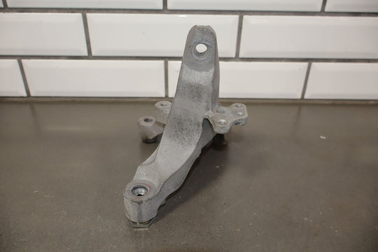 2018 Fiat 124 Spider Pair Left / Right Engine Mount Brackets OEM