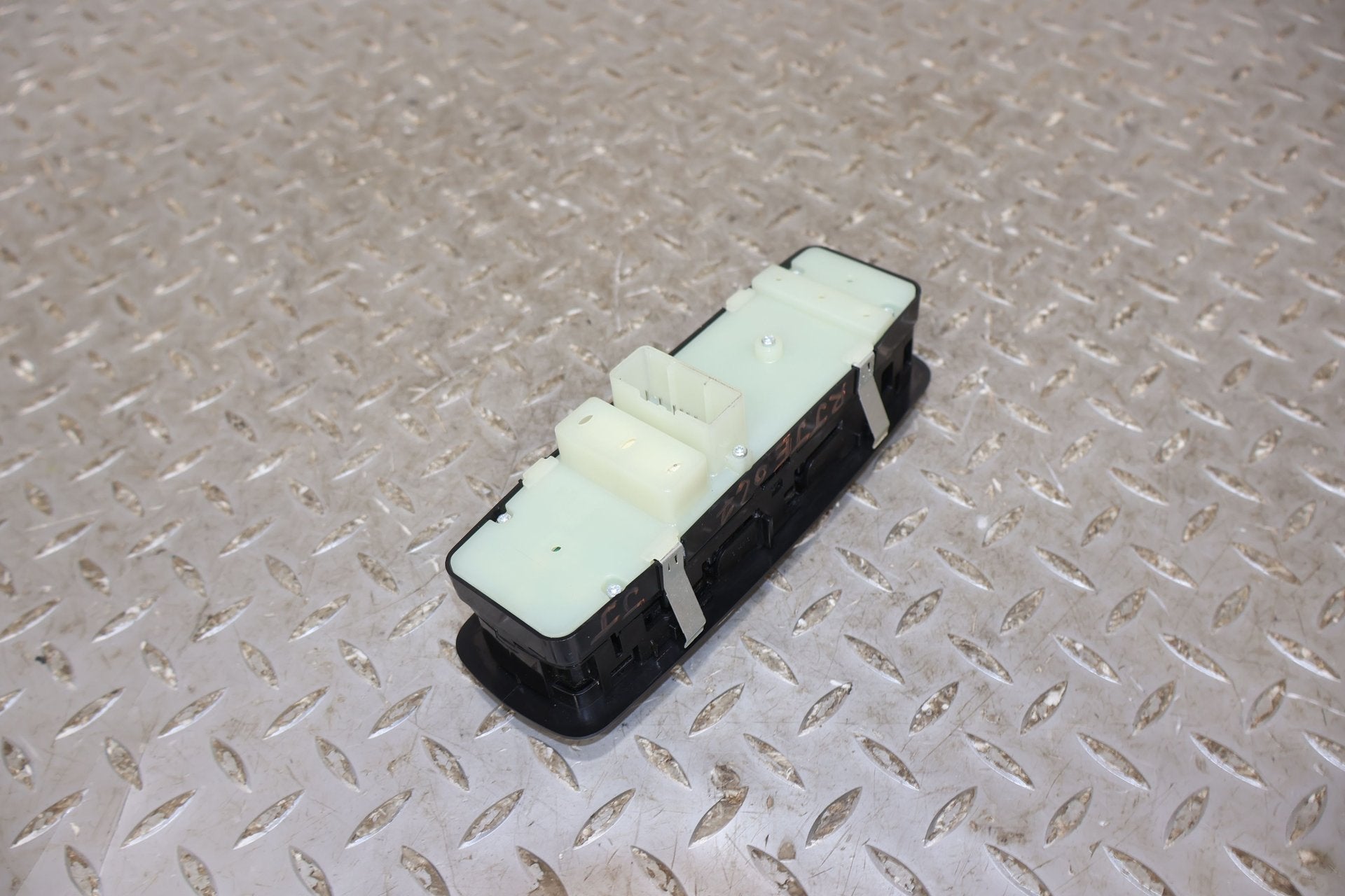 2018 Jeep Grand Cherokee- Front Door Switch