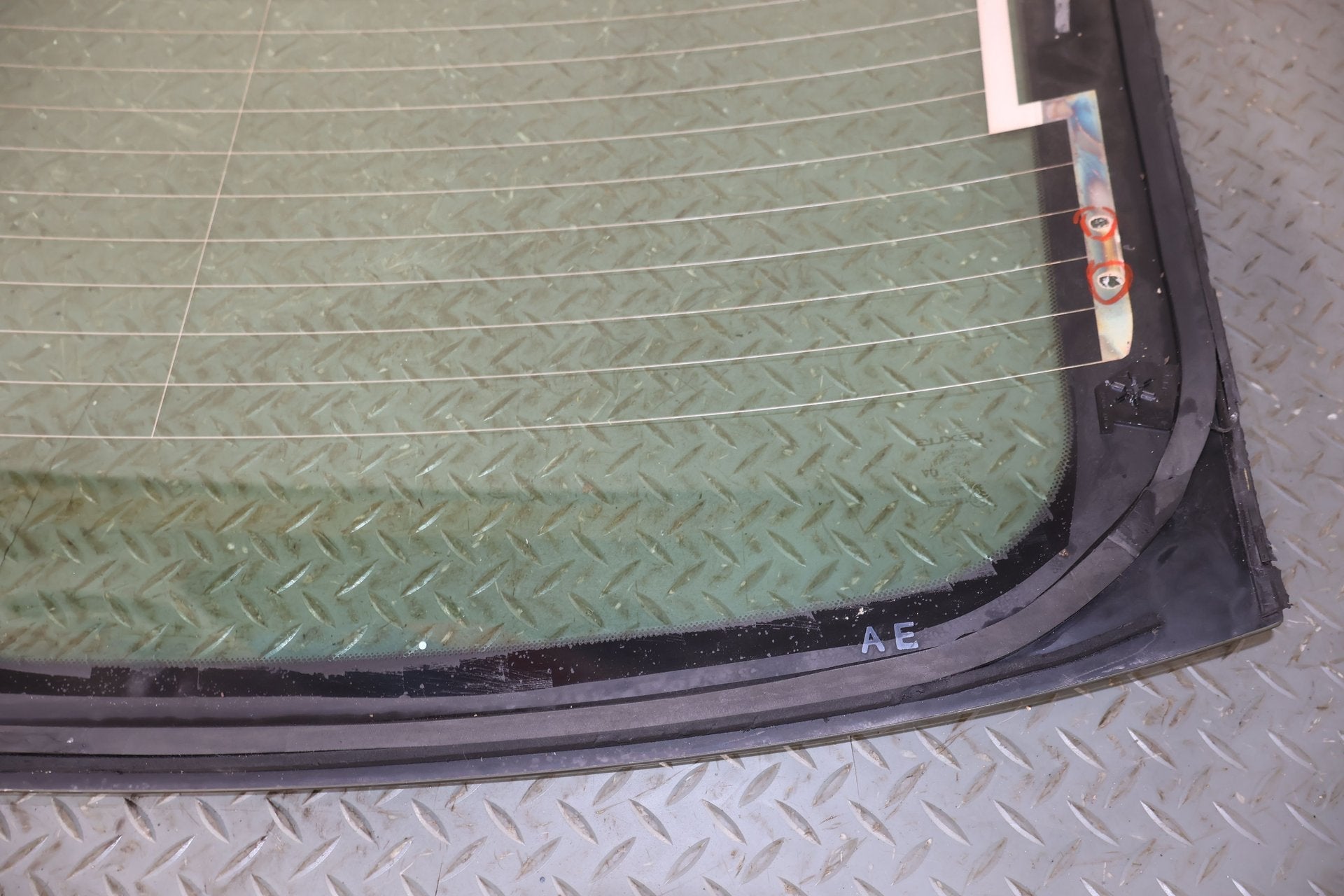 2018 Lexus LC500- Back Door Glass