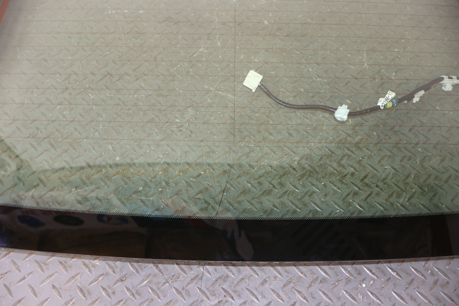 2018 Lexus LC500- Back Door Glass