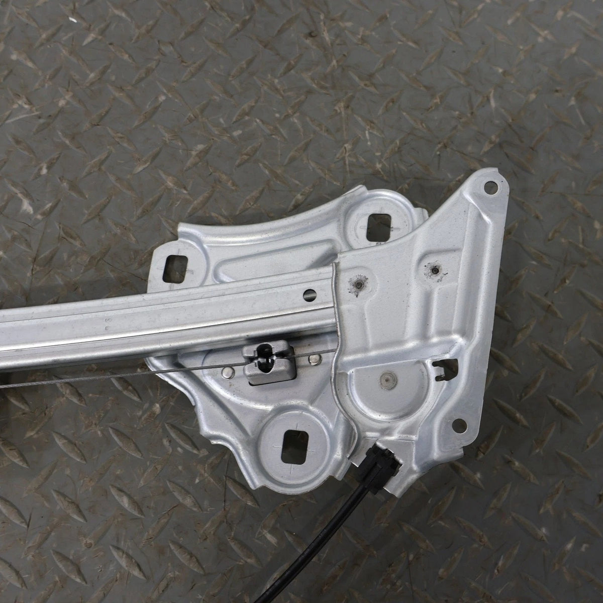 2018 Lexus LC500- FRONT DOOR REGULATOR