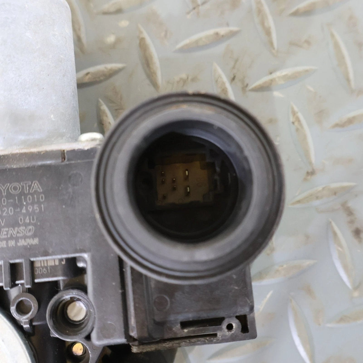 2018 Lexus LC500- FRONT DOOR REGULATOR