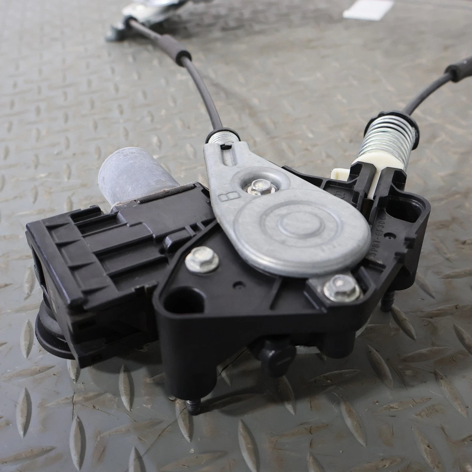 2018 Lexus LC500- FRONT DOOR REGULATOR