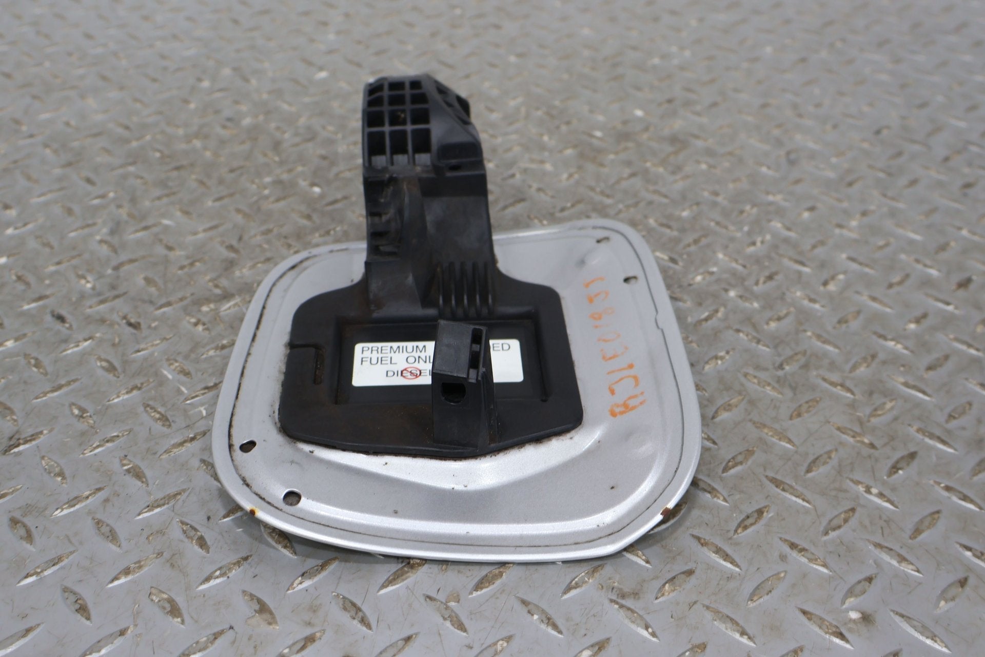 2018 Lexus LC500- Fuel Filler Door