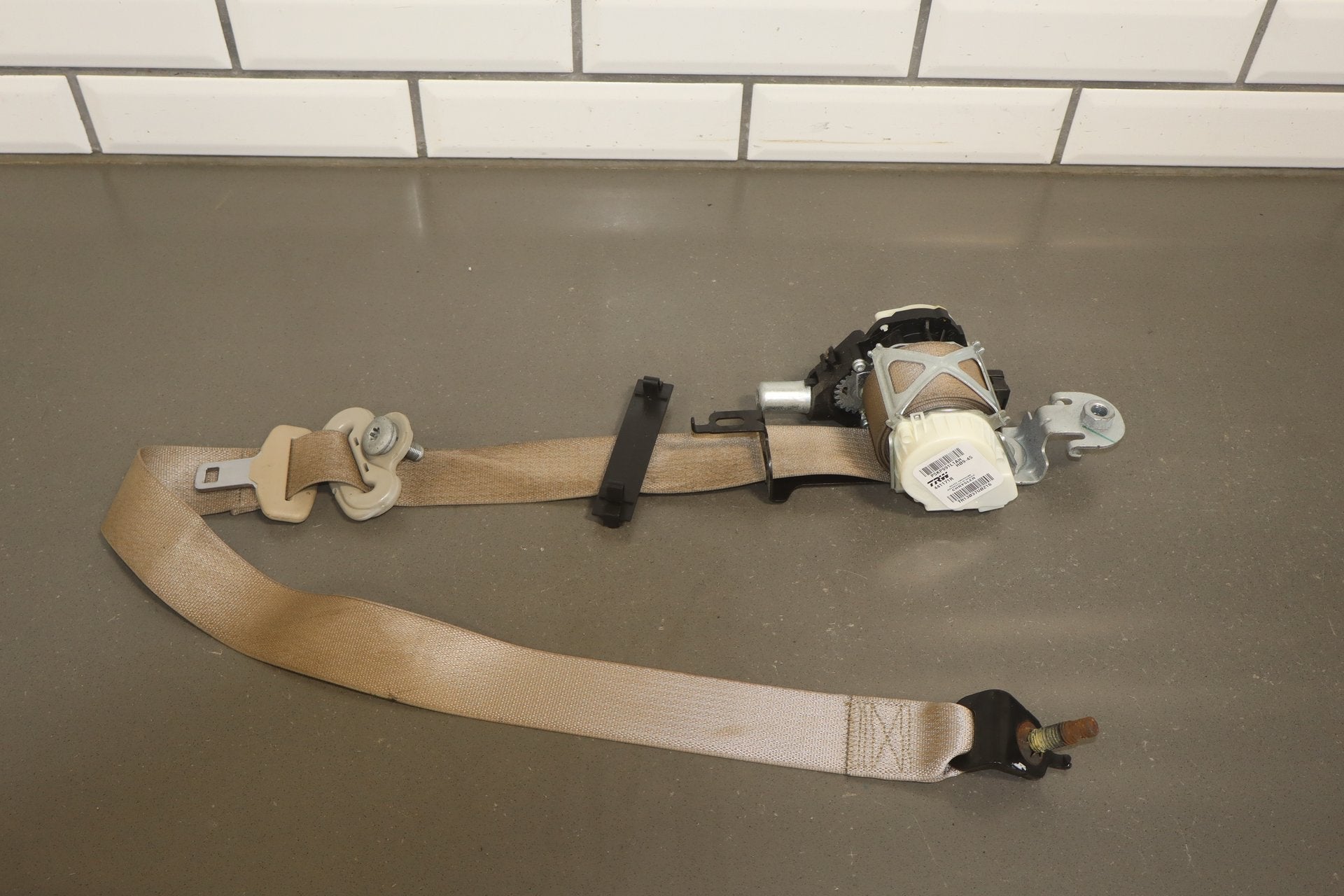 2018 Ram 1500 Limited Tungsten Left Front Seat Belt Indigo Frost C1