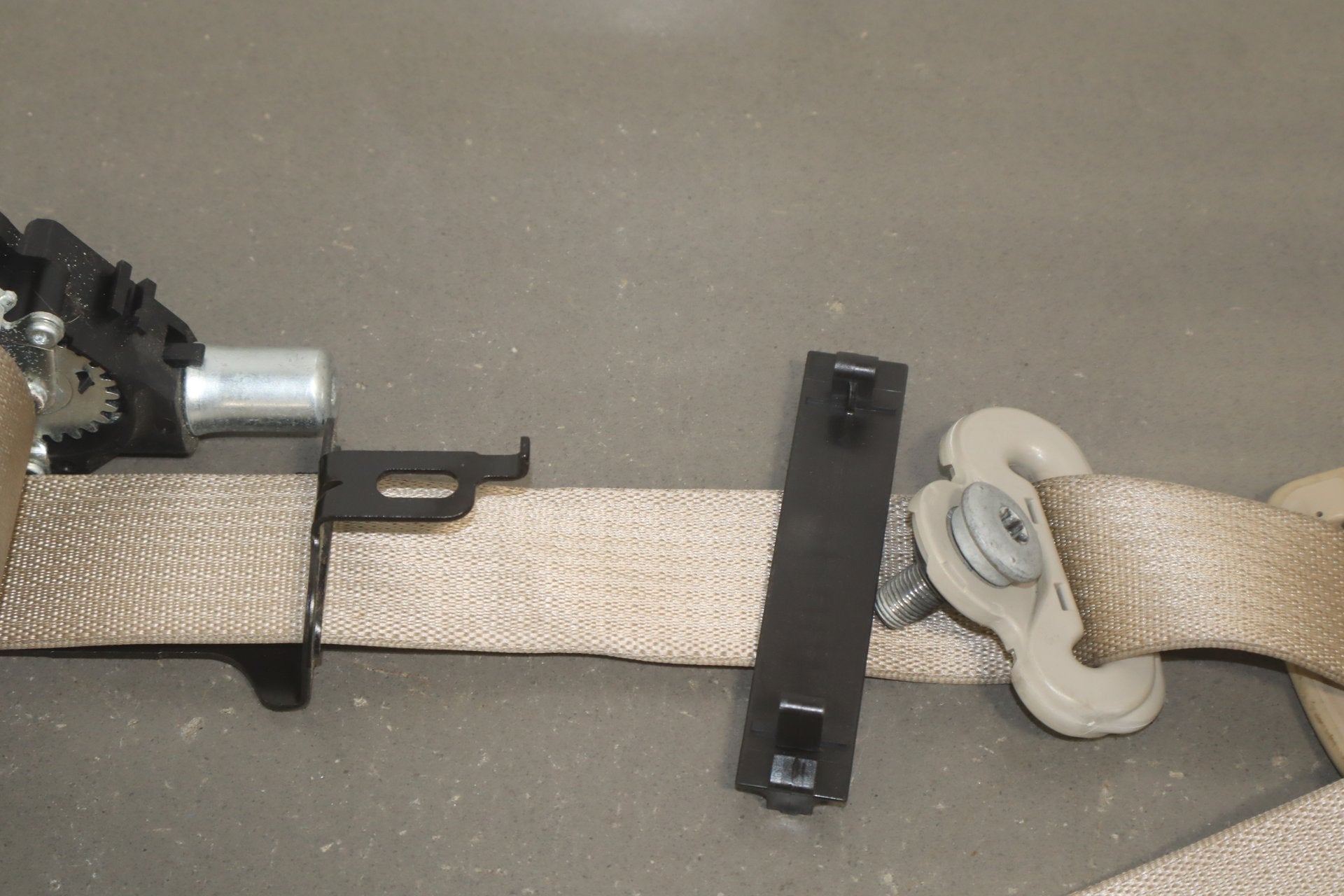 2018 Ram 1500 Limited Tungsten Right Front Seat Belt Indigo Frost C1