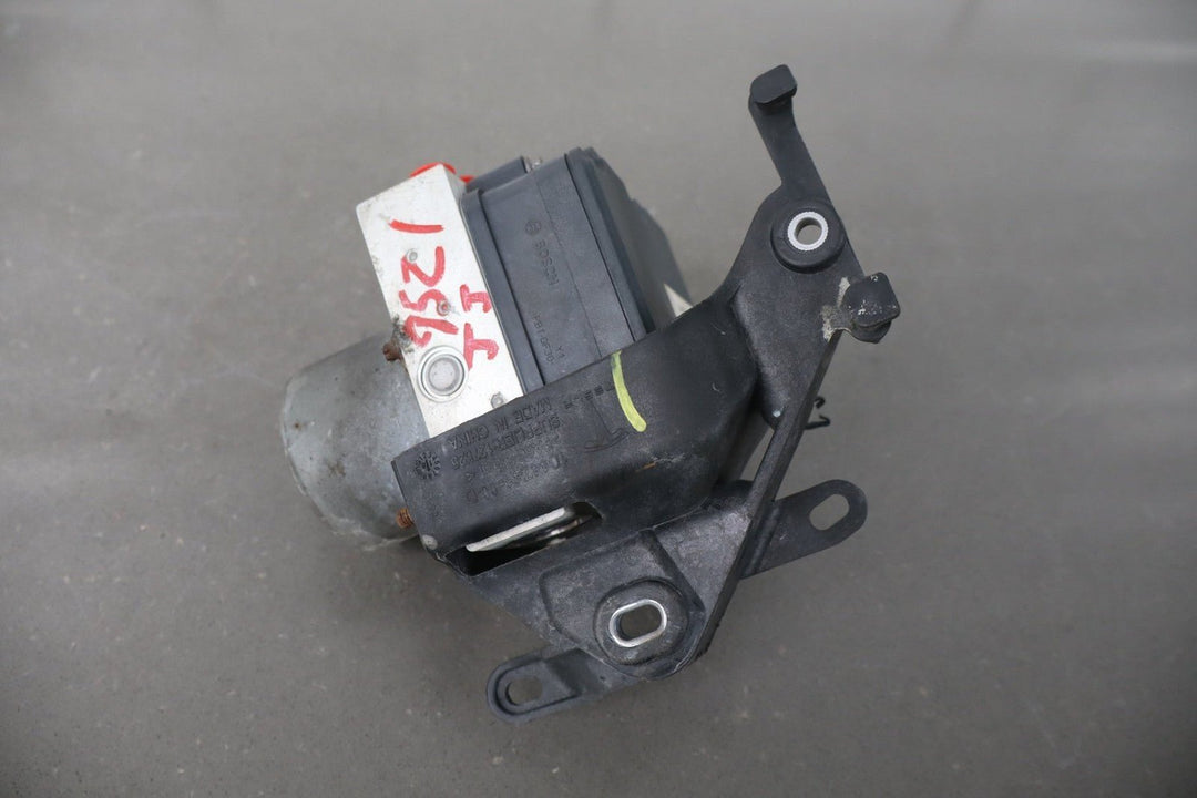 2018 Tesla Model 3 ABS Brake Unit 1103541 - 00 - C OEM