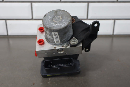 2018 Tesla Model 3 ABS Brake Unit 1103541 - 00 - C OEM