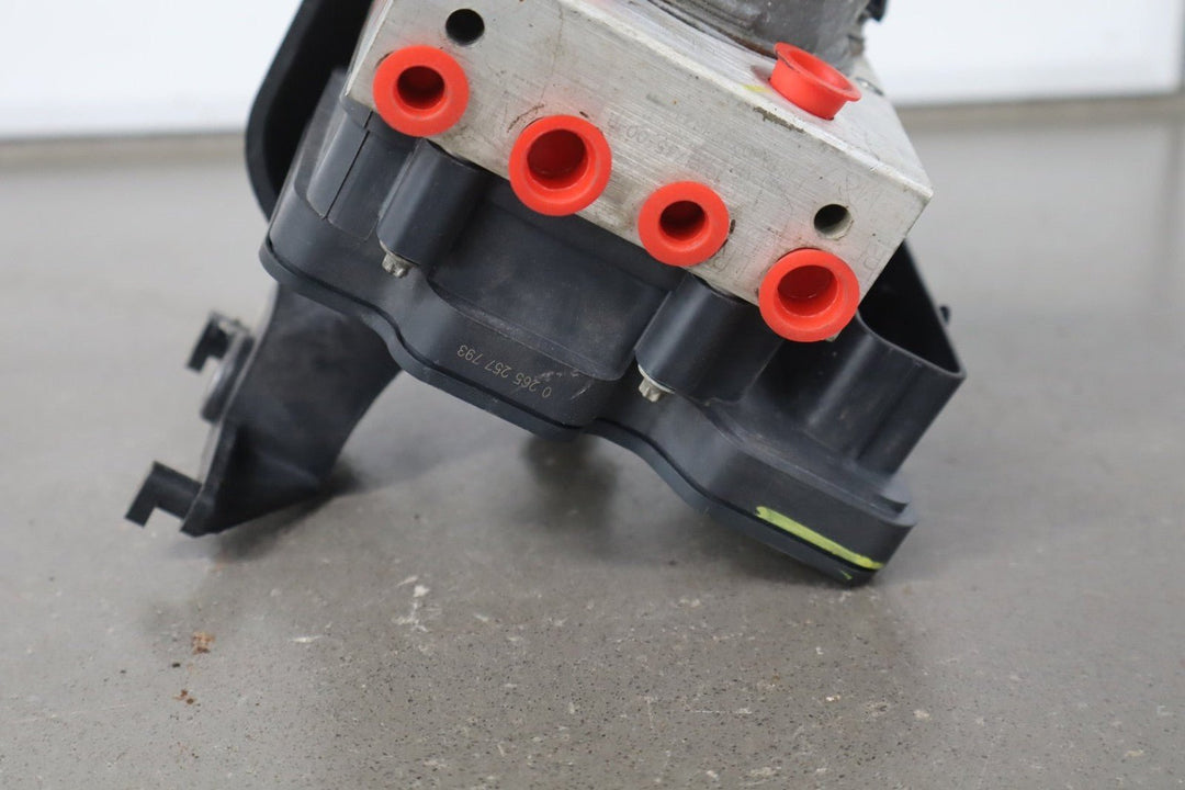 2018 Tesla Model 3 ABS Brake Unit 1103541 - 00 - C OEM