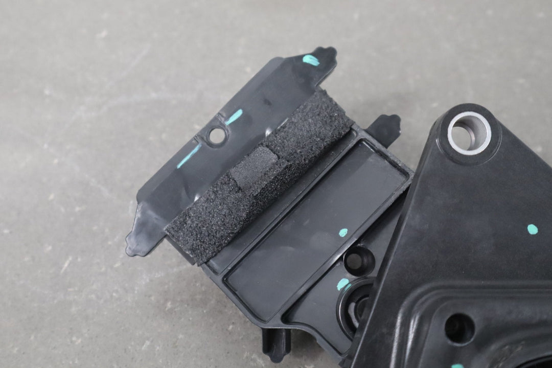 2018 Tesla Model 3 Charge Port 1099952 - 00 - C OEM