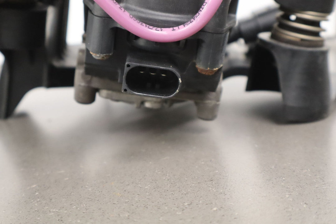 2018 Tesla S Air Ride Compressor W/Mount Bracket