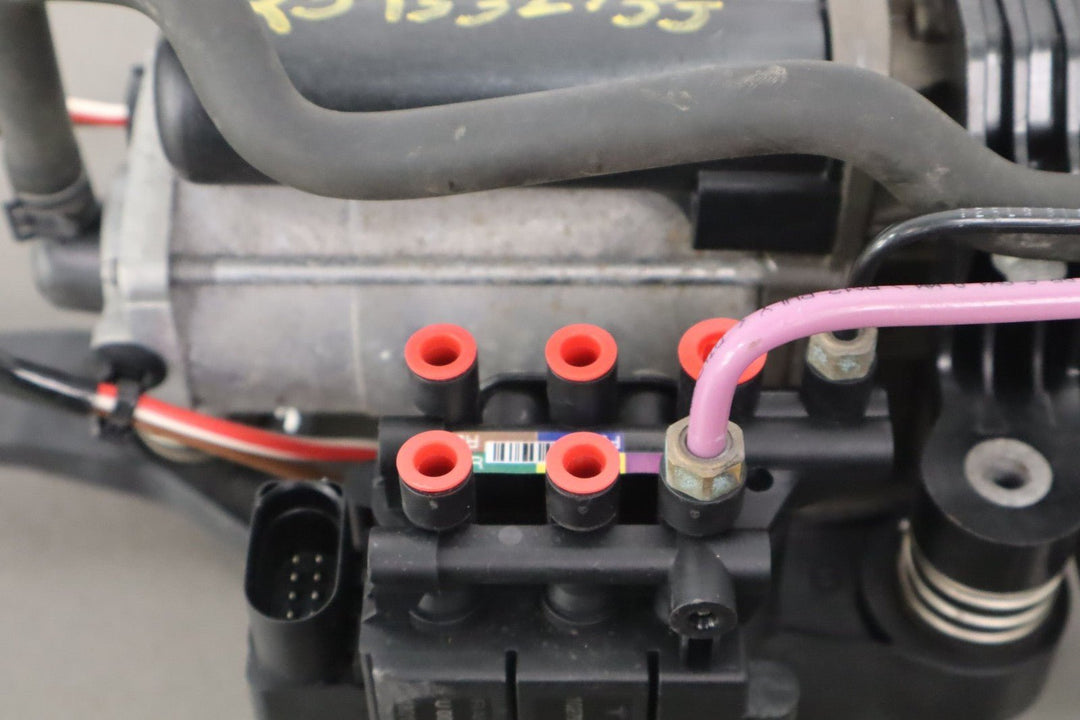 2018 Tesla S Air Ride Compressor W/Mount Bracket