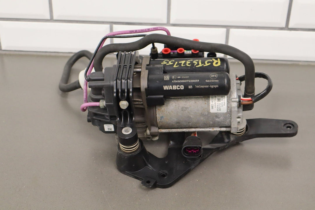 2018 Tesla S Air Ride Compressor W/Mount Bracket