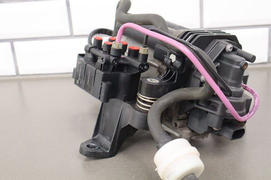 2018 Tesla S Air Ride Compressor W/Mount Bracket