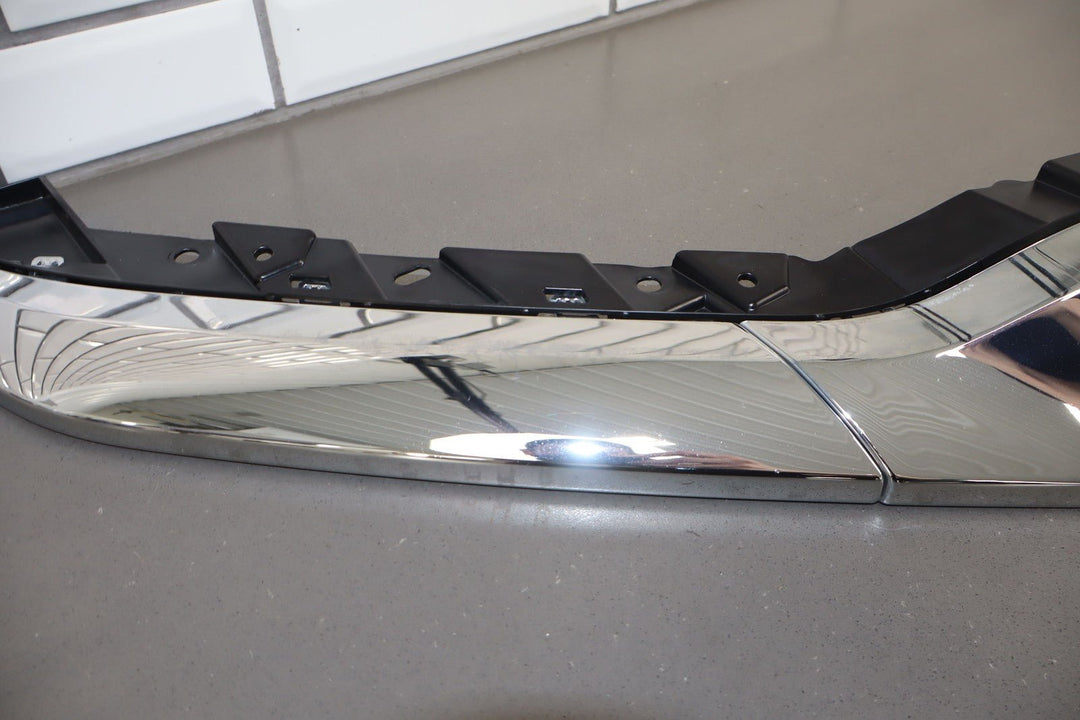 2019 - 2023 Ram 1500 Upper Chrome Front Grille Moulding Applique (68335015AC)