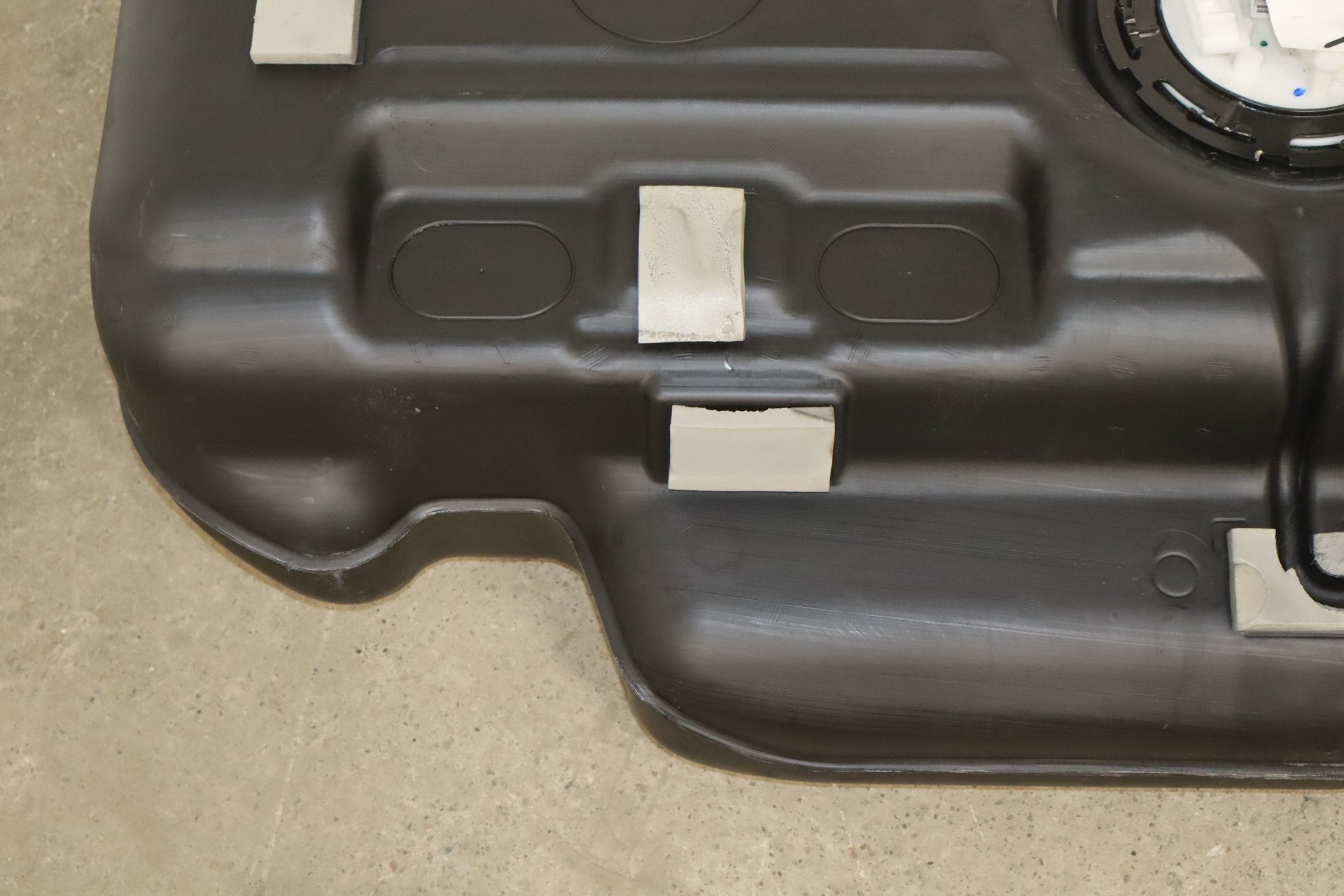 2019 Chrysler Pacifica 3.6L Gasoline Fuel Tank with Pump OEM