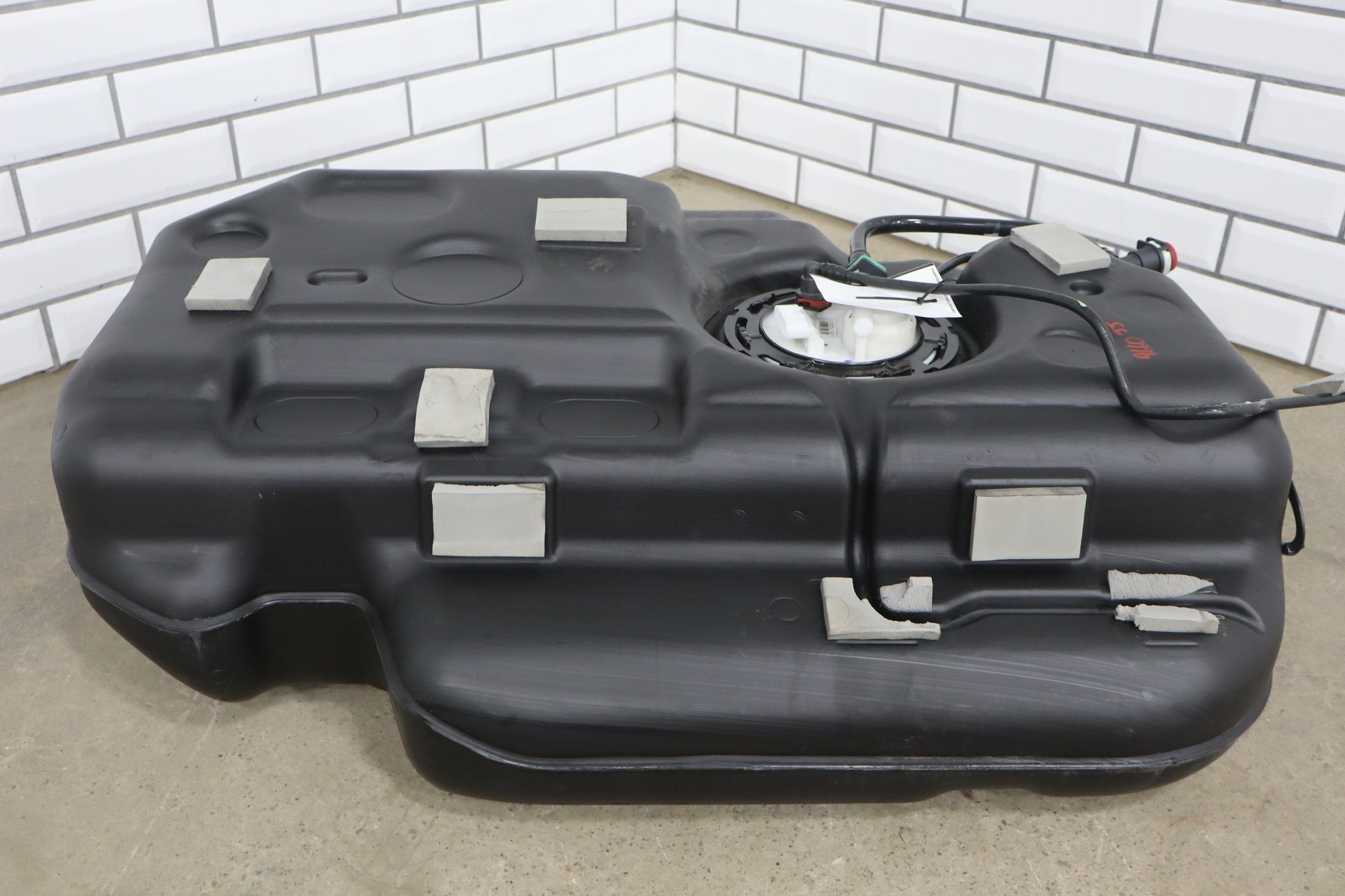 2019 Chrysler Pacifica 3.6L Gasoline Fuel Tank with Pump OEM