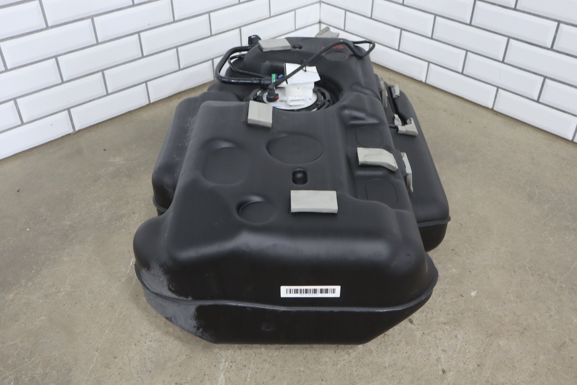2019 Chrysler Pacifica 3.6L Gasoline Fuel Tank with Pump OEM
