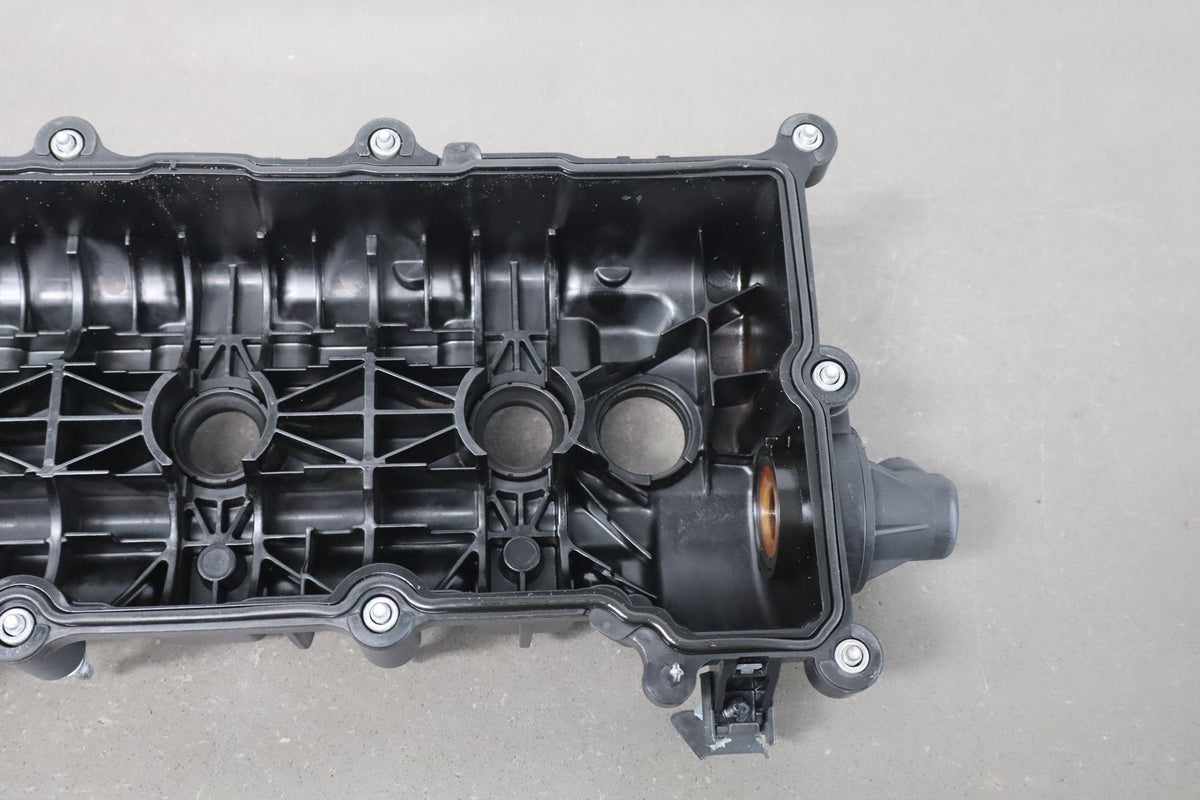 2019 Chrysler Pacifica 3.6L V6 OEM Right RH Valve Cover Assembly OEM