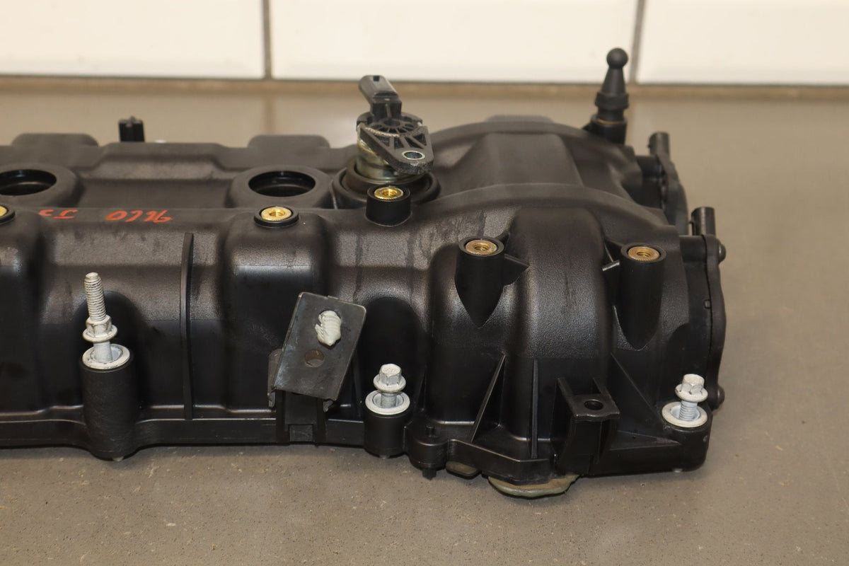 2019 Chrysler Pacifica 3.6L V6 OEM Right RH Valve Cover Assembly OEM