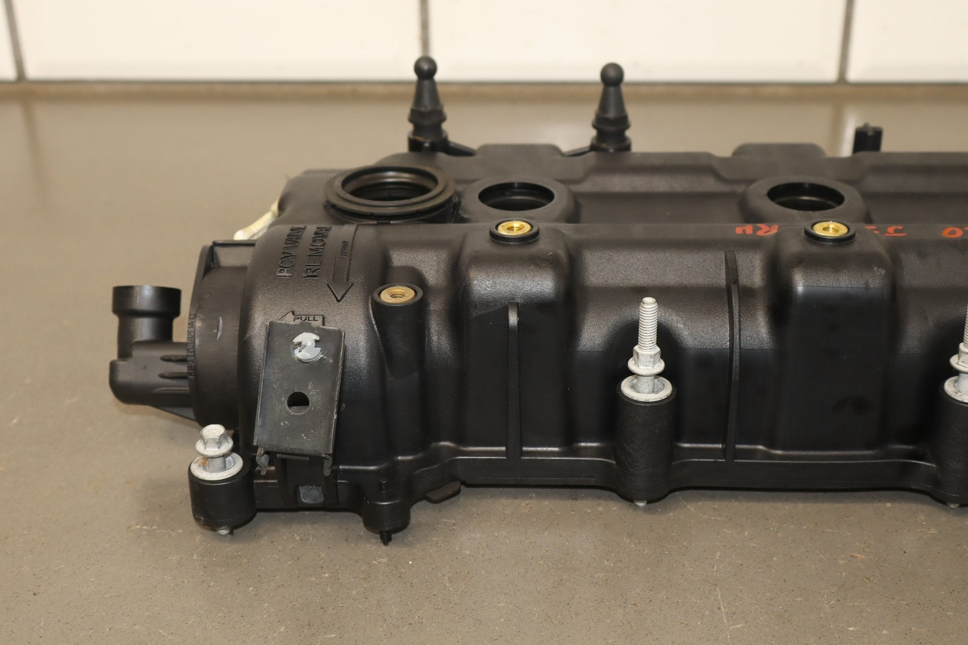 2019 Chrysler Pacifica 3.6L V6 OEM Right RH Valve Cover Assembly OEM