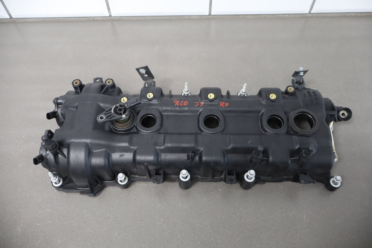 2019 Chrysler Pacifica 3.6L V6 OEM Right RH Valve Cover Assembly OEM