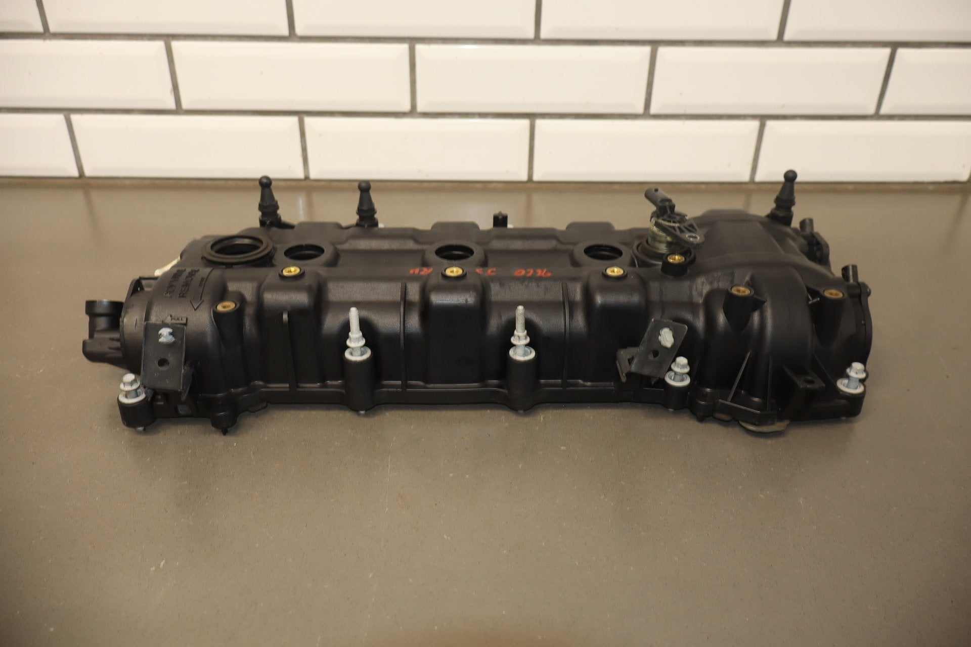 2019 Chrysler Pacifica 3.6L V6 OEM Right RH Valve Cover Assembly OEM