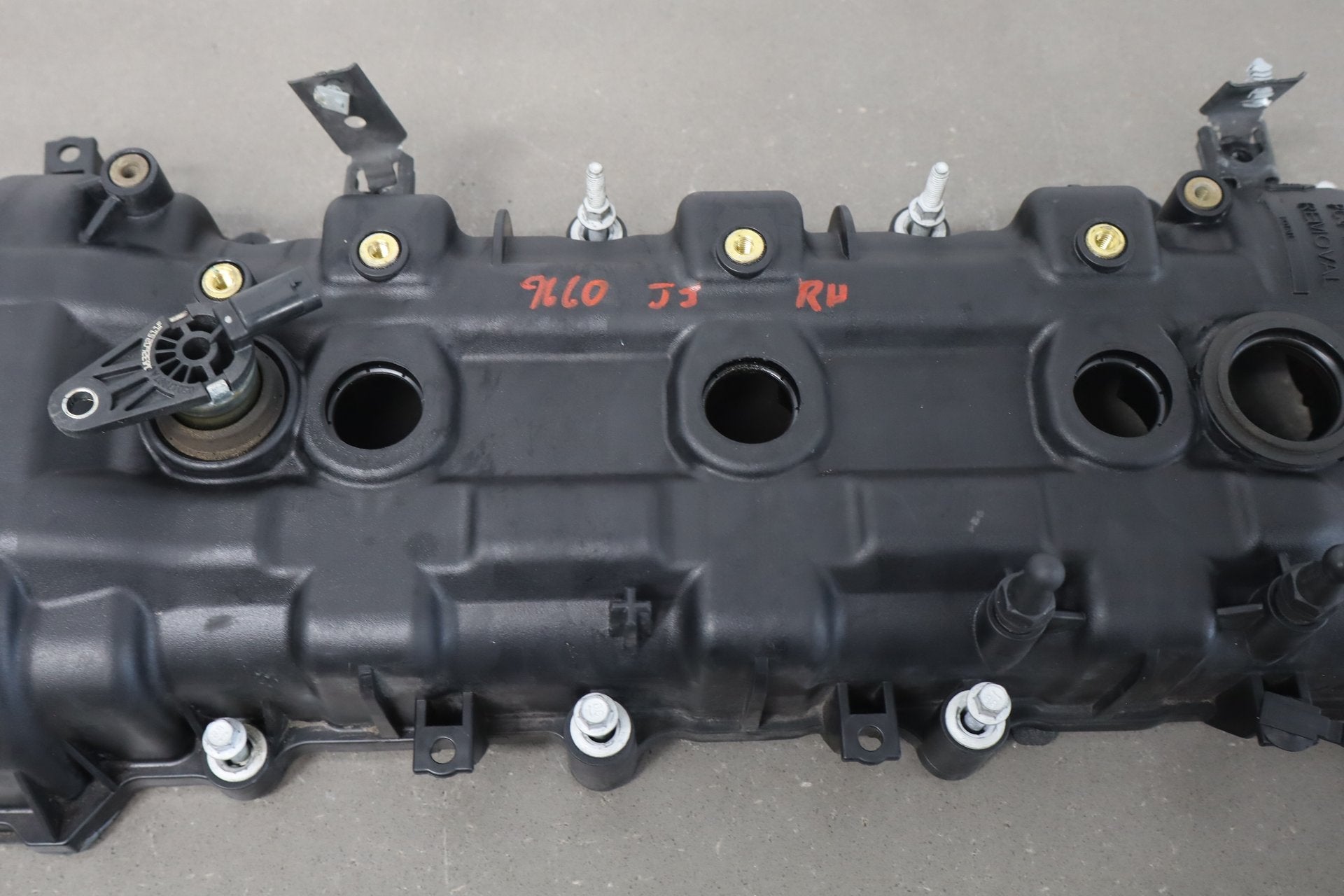 2019 Chrysler Pacifica 3.6L V6 OEM Right RH Valve Cover Assembly OEM