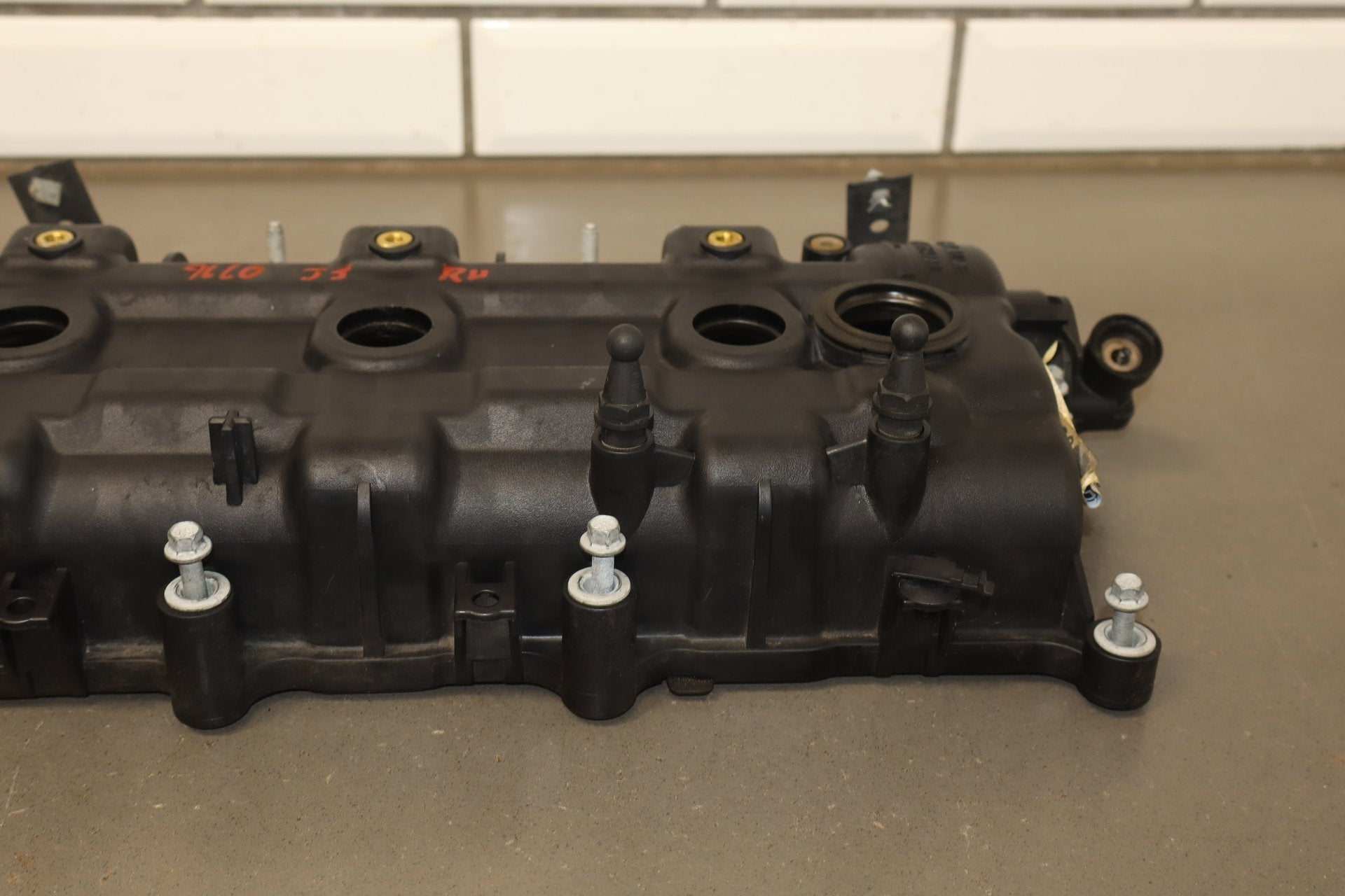 2019 Chrysler Pacifica 3.6L V6 OEM Right RH Valve Cover Assembly OEM