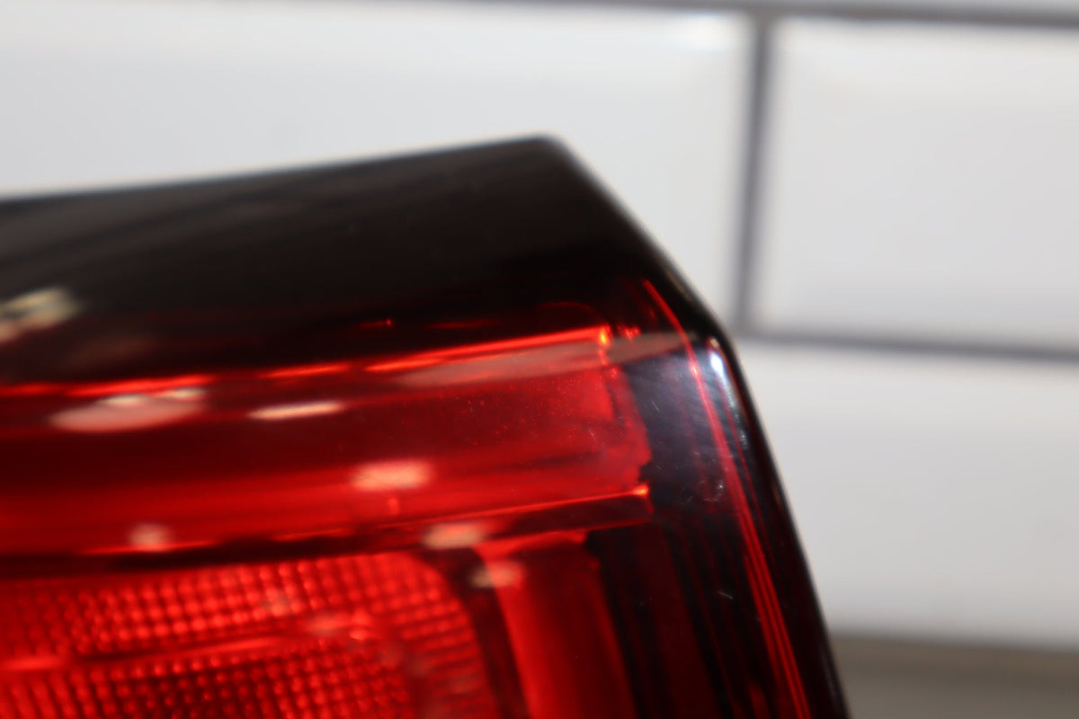 2019 Chrysler Pacifica Driver LH Left Tail Light OEM