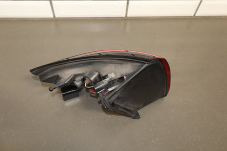 2019 Chrysler Pacifica Passenger Right RH Right Tail Light OEM