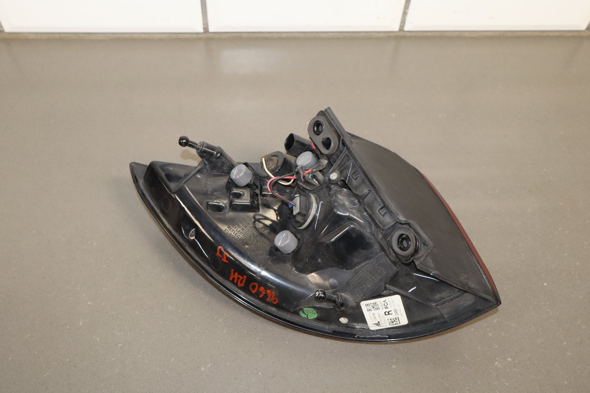 2019 Chrysler Pacifica Passenger Right RH Right Tail Light OEM
