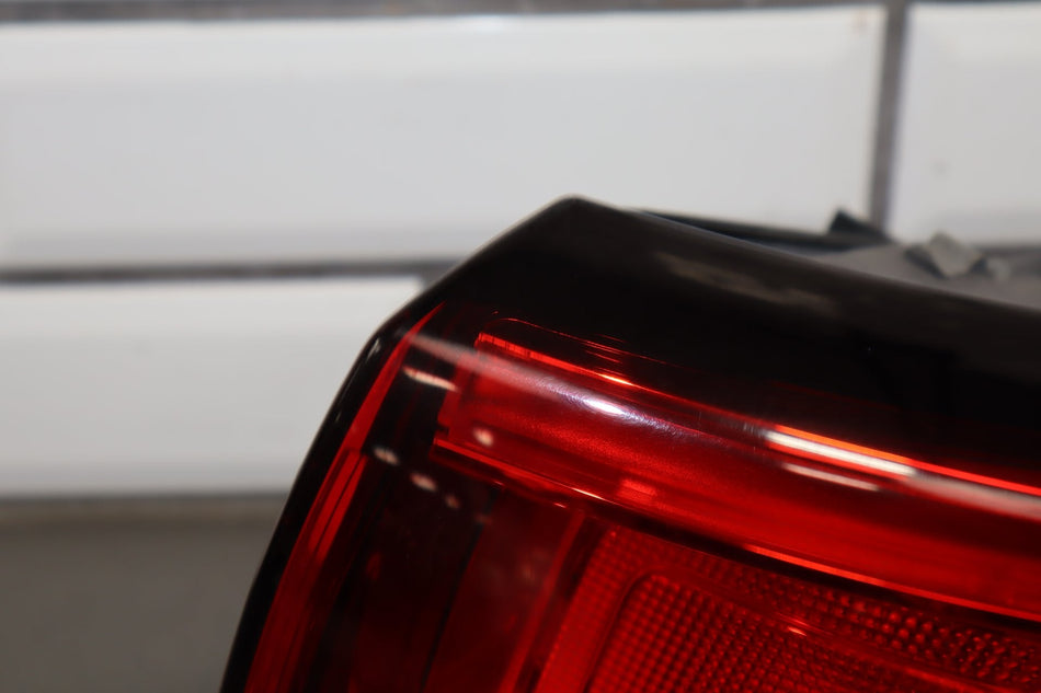 2019 Chrysler Pacifica Passenger Right RH Right Tail Light OEM