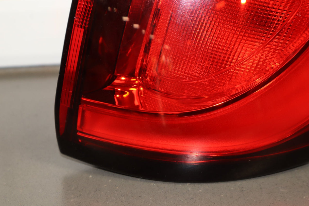 2019 Chrysler Pacifica Passenger Right RH Right Tail Light OEM