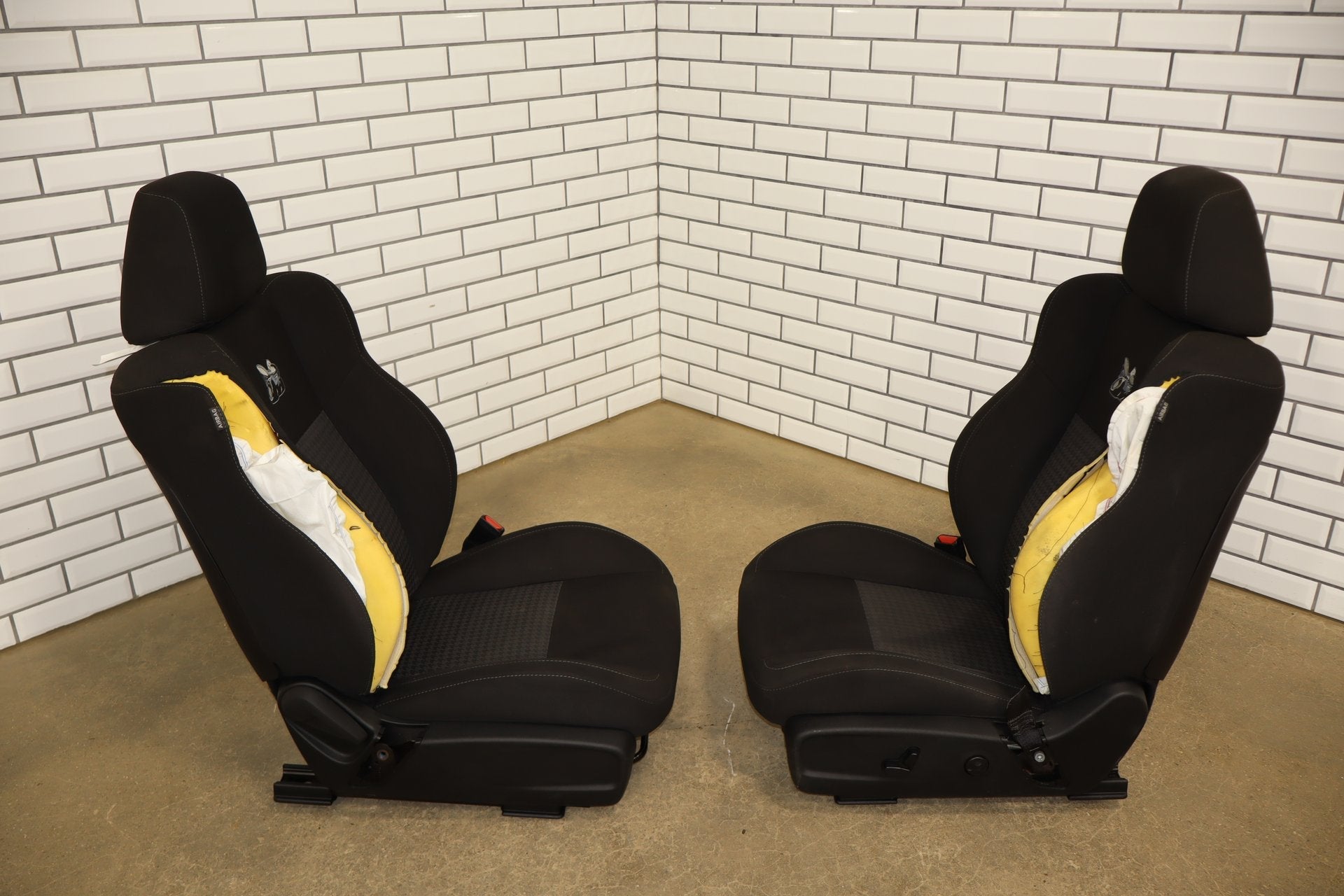 2019 Dodge Charger Scat Pack Pair Front Seats Black OEM Left/Right