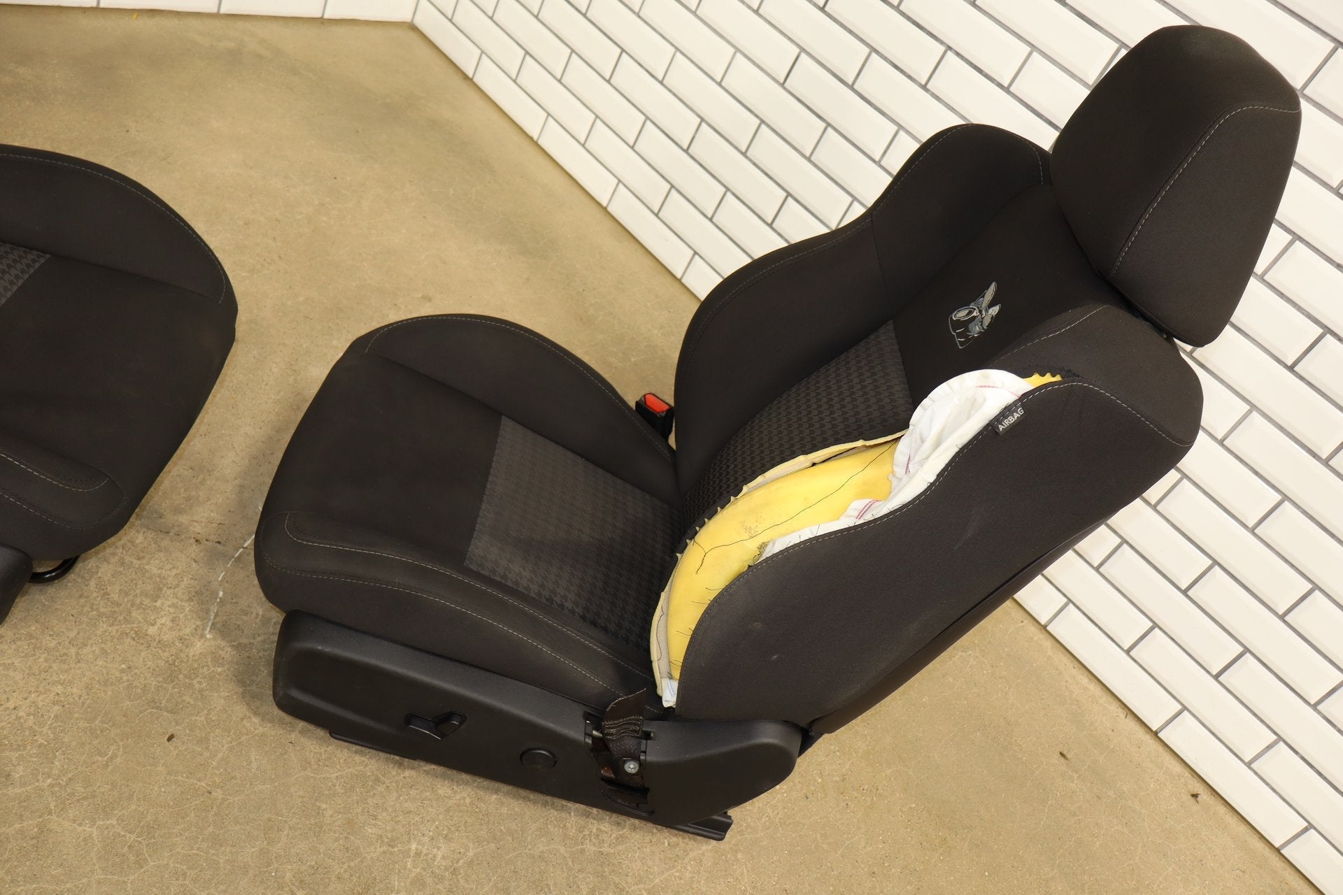 2019 Dodge Charger Scat Pack Pair Front Seats Black OEM Left/Right