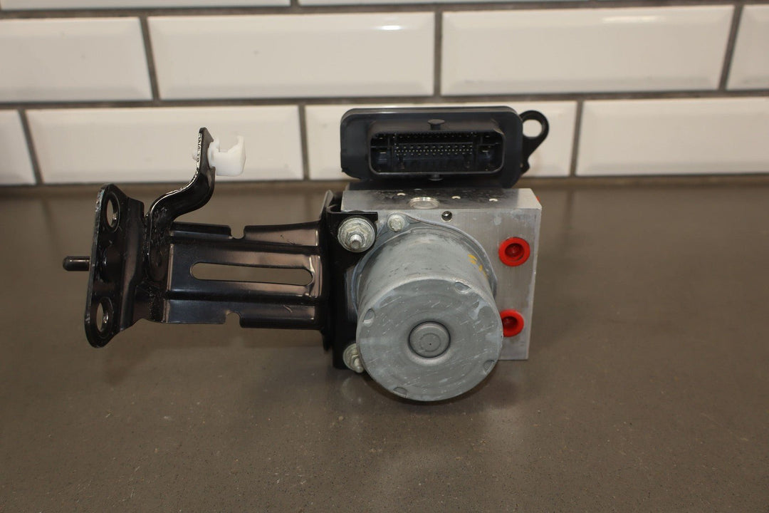 2019 Fiat 124 Spider Abarth OEM ABS Pump Module Assembly