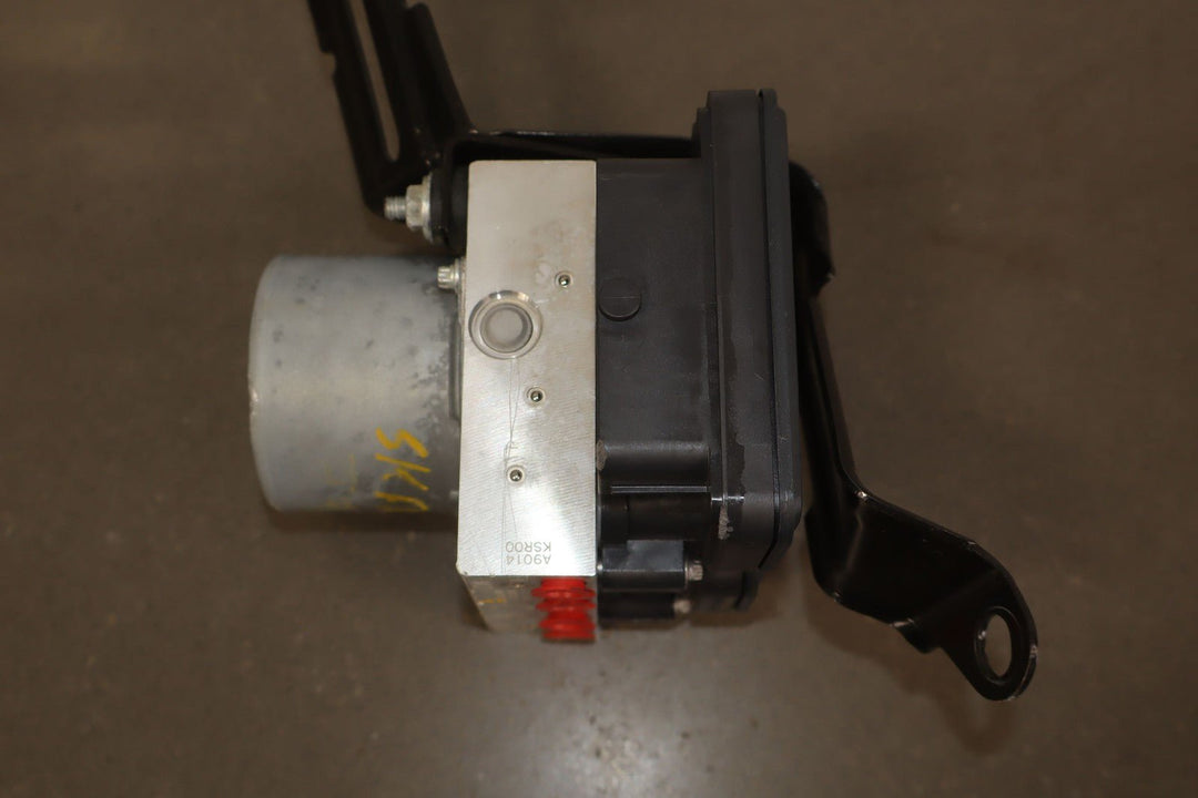 2019 Fiat 124 Spider Abarth OEM ABS Pump Module Assembly