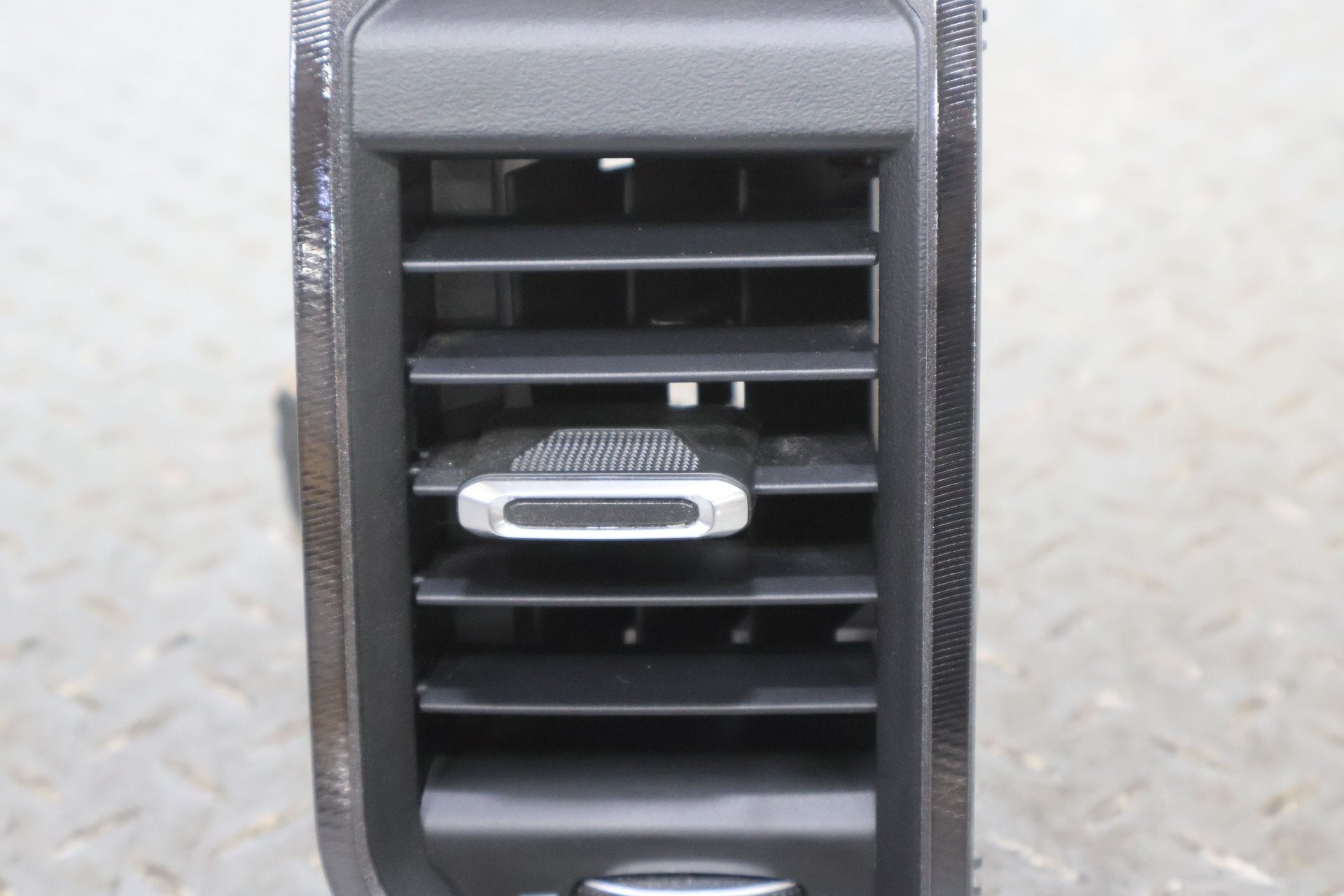 2019 Ram 2500- Dash Vent