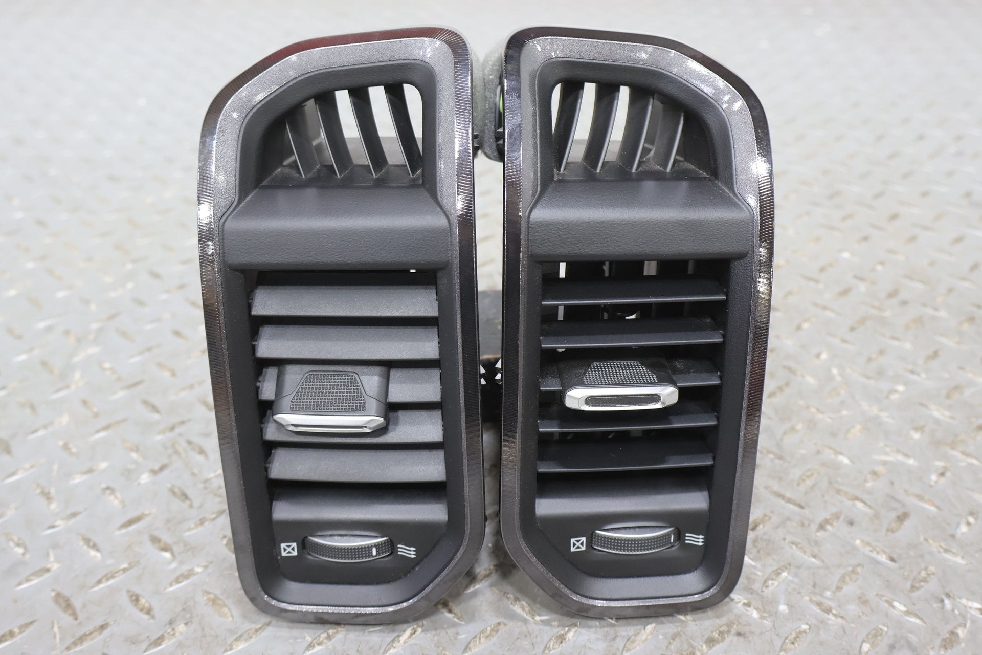 2019 Ram 2500- Dash Vent