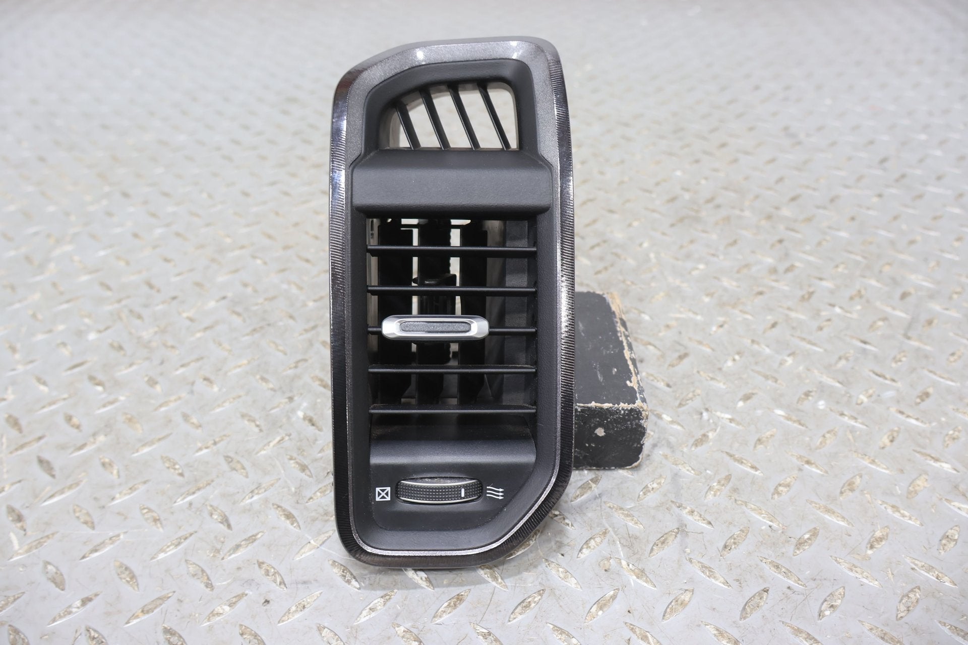 2019 Ram 2500- Dash Vent