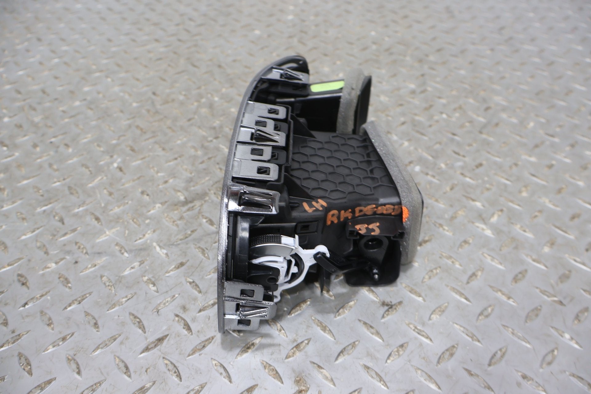 2019 Ram 2500- Dash Vent