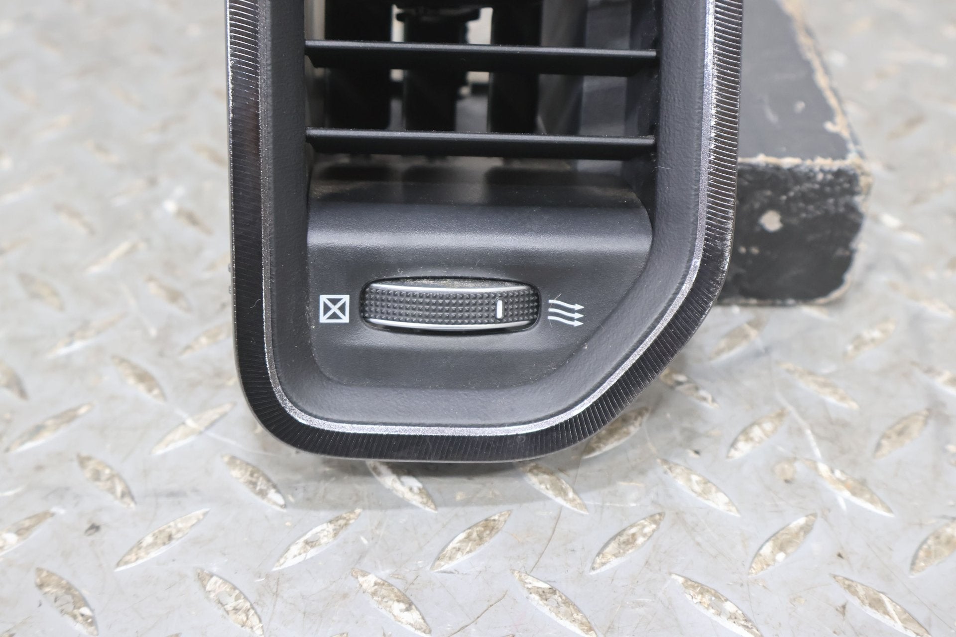 2019 Ram 2500- Dash Vent