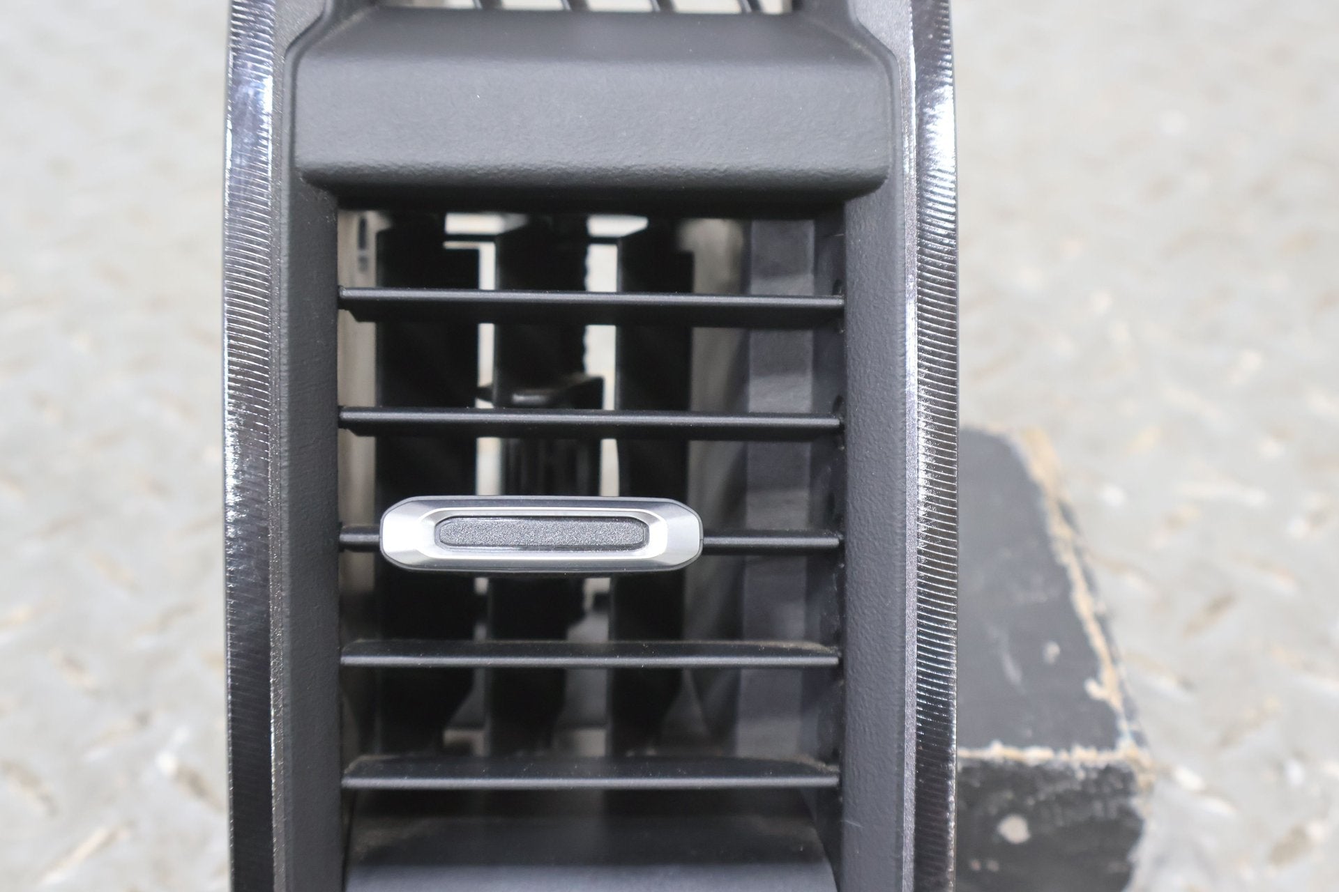 2019 Ram 2500- Dash Vent