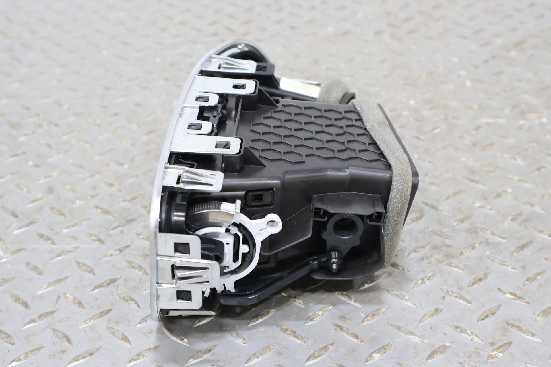 2019 Ram 3500- Dash Vent