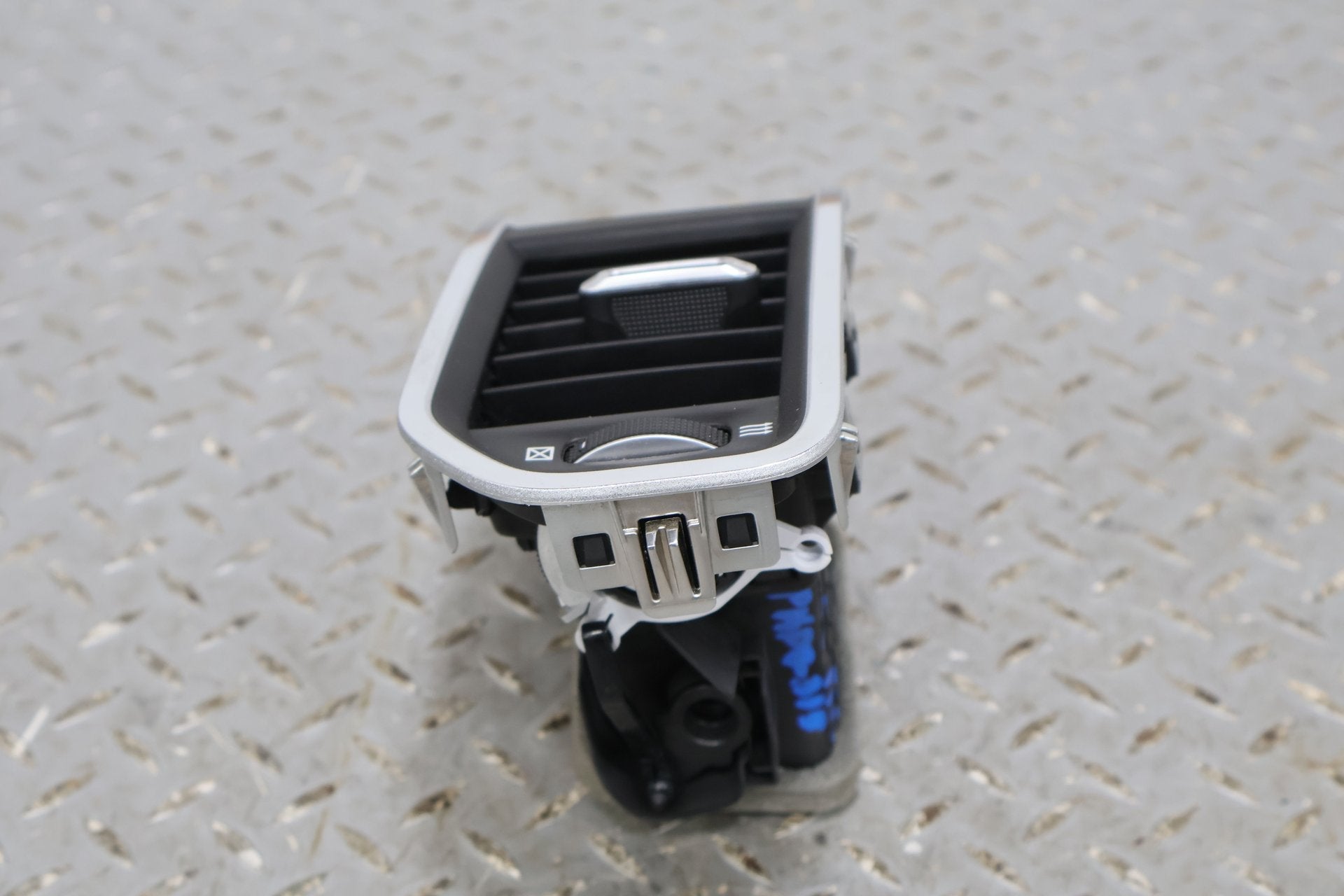 2019 Ram 3500- Dash Vent