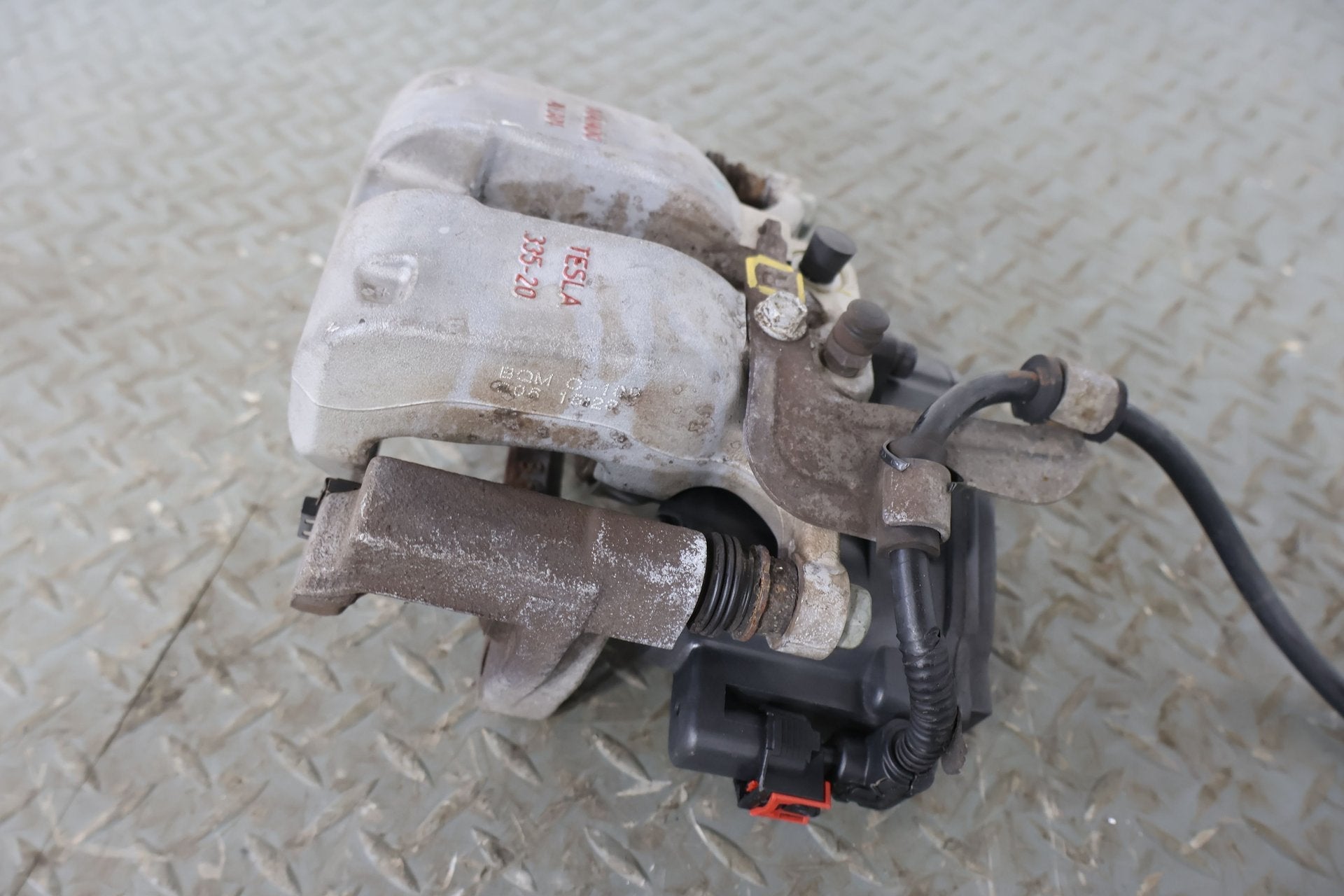 2019 Tesla 3- Caliper